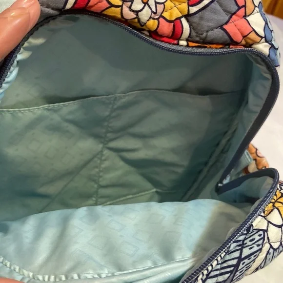 Vera Bradley Gray Quilted Backpack with Multicolor Floral Print - Picture 4 of 9